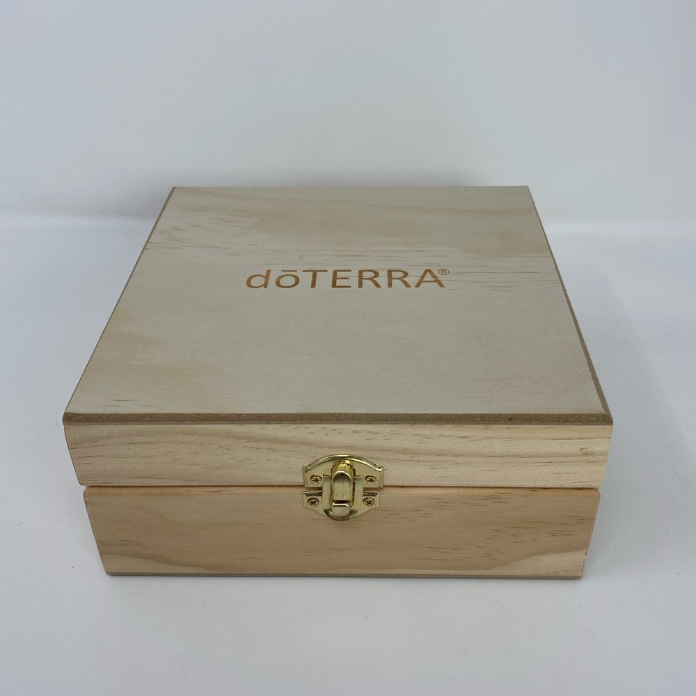 doTERRA Wooden Essential Oil Storage Box - Natural Wood, 7
