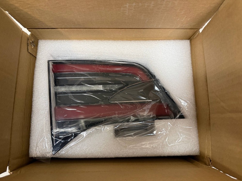 OEM 2021-2024 Tesla Model X Liftgate Rear Back Left Tail Light - 1565492-00-C