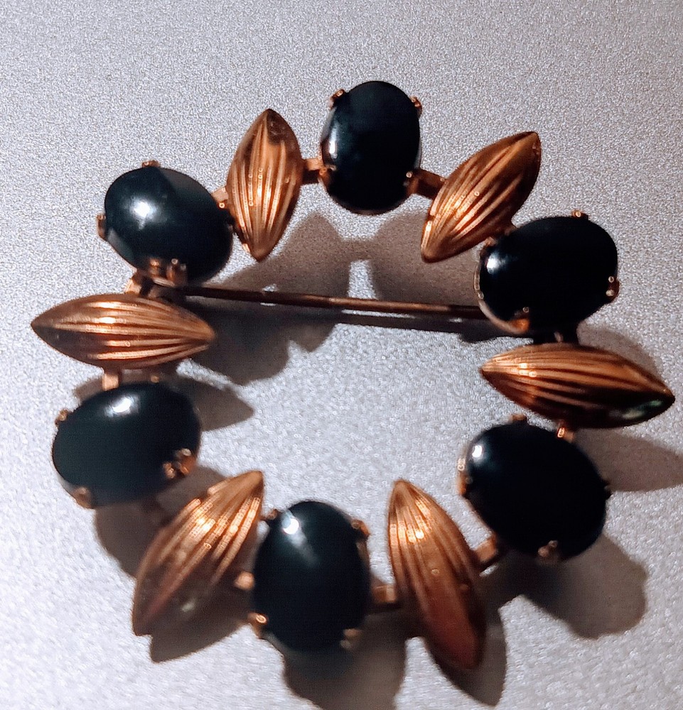 Vintage Weiss Goldstone Onyx Brooch