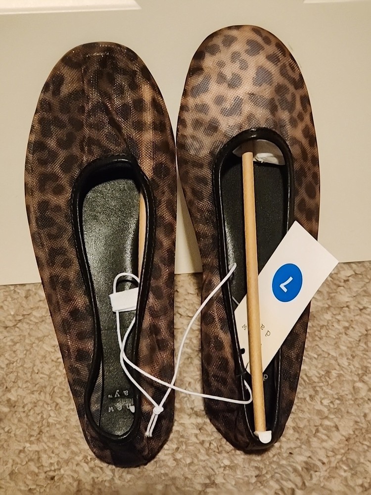 Womans 6 Slip-On  Cheta Or Leopard Print Shoes Nwt A New Day Target Brand