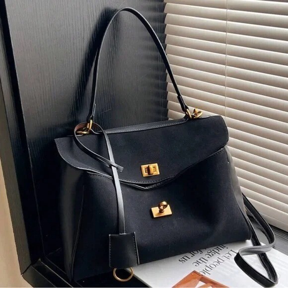 Luxe Chic Black Tote Bag with Gold Accents ✨✨🔥🔥🔥 New