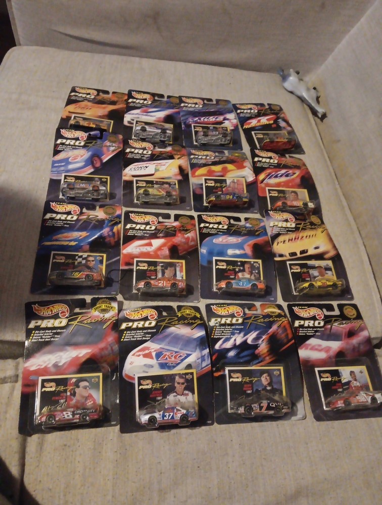 Lot of 16 1997 1st Edition Hotwheels Pro Racing Collector Edition