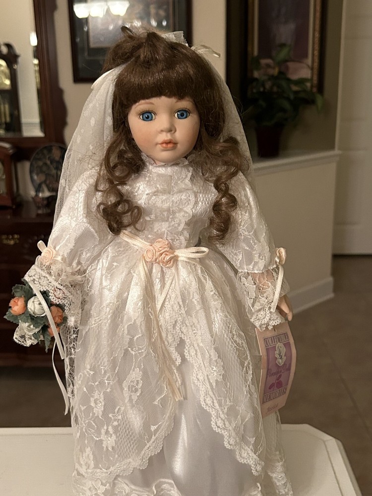 Vintage Porcelain 18 inch Seymour Mann Connoisseur Doll-Jessica