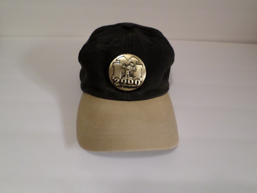 Vintage 2000 Disney World Gold Medallion Mickey Mouse Black Cap with Back Strap