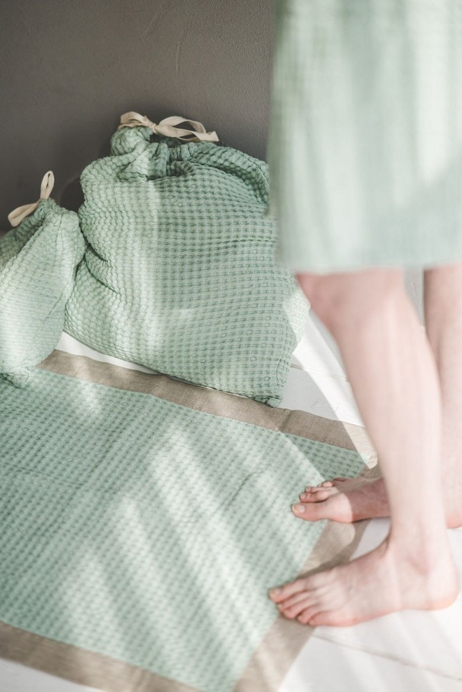 Double-Layer Linen Waffle Bath Mat for Bathroom and Shower-image