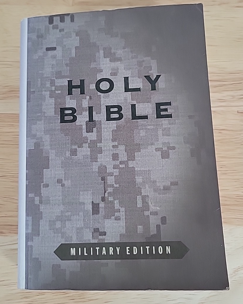 Holy Bible Military Edition GNT Pocket Compact USA Digital Camo Army Small