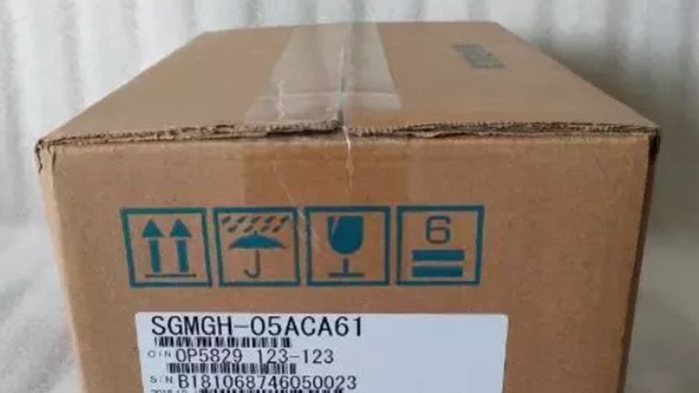 NEW YASKAWA SGMGH-05ACA61 Servo Motor