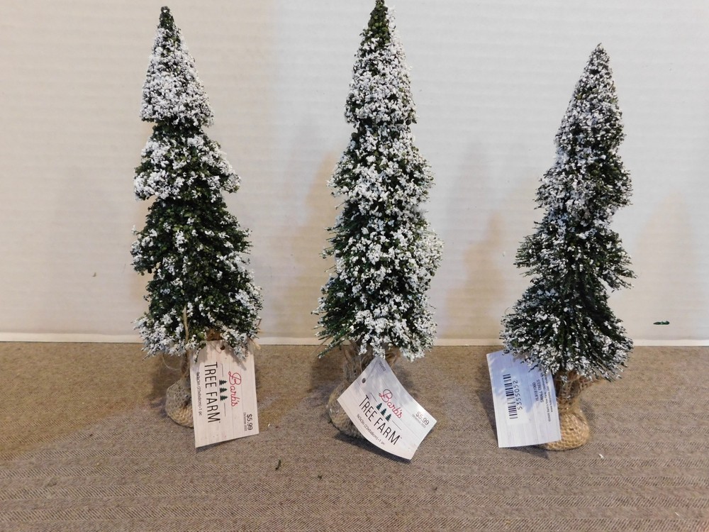 Set of 3 Flocked Decoration Christmas Trees Miniature 9