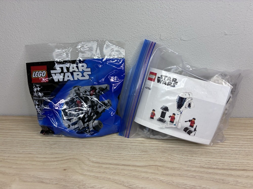 Lego Star Wars Kamino Training Facility 40765 with Millennium Falcon 30708