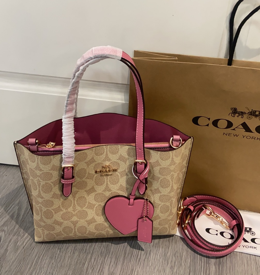 Coach Mollie Tote Bag 25 Signature Canvas With Heart Charm Sand Peony CDF03 NWT