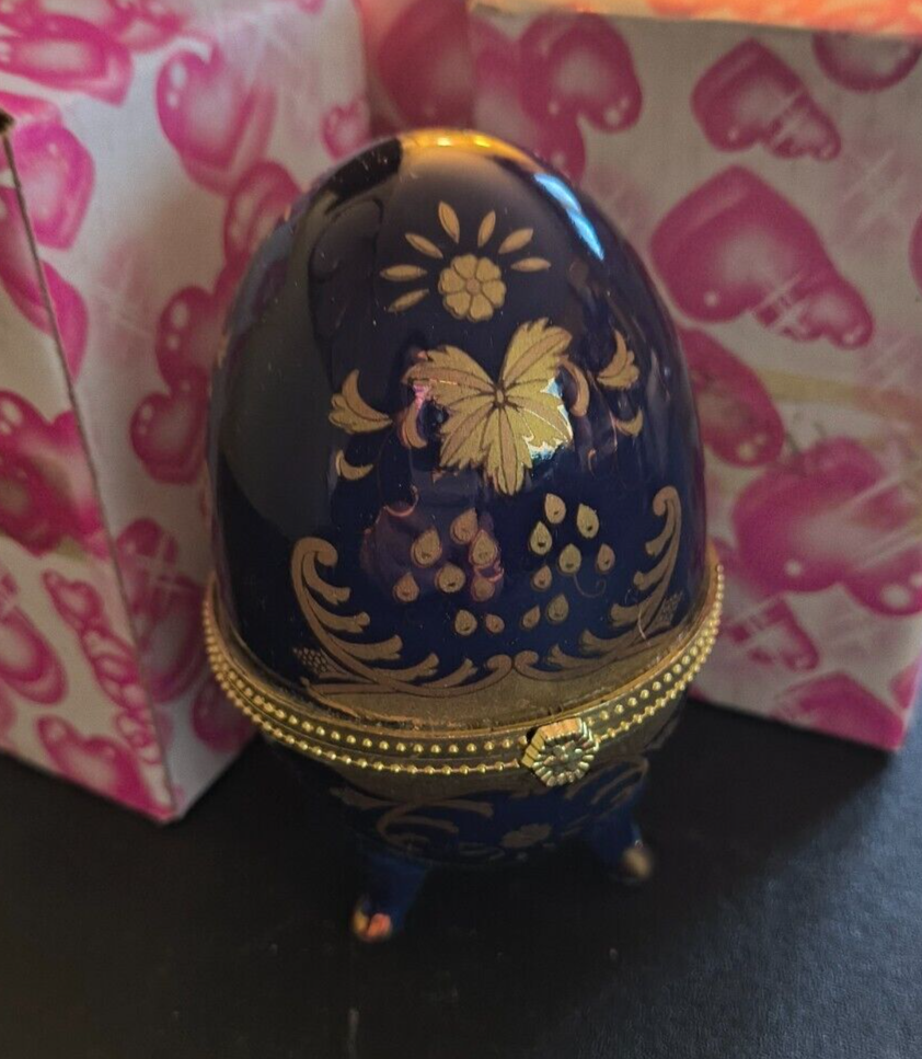 Porcelain Floral 3-Foot Hinged Egg Trinket Box 4