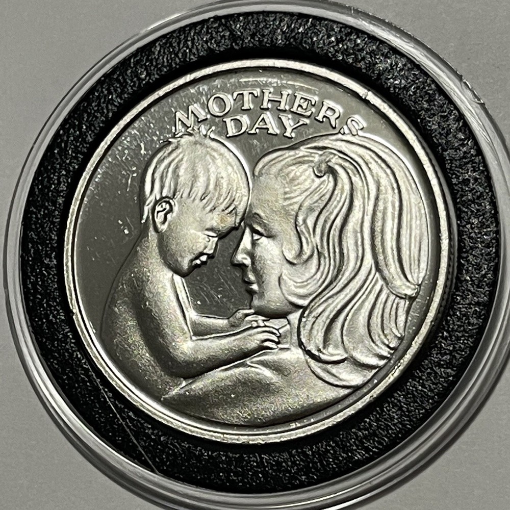 Mothers Day Special Gift for Mom Beautiful Coin 1 Troy Oz .999 Fine Silver Round-image