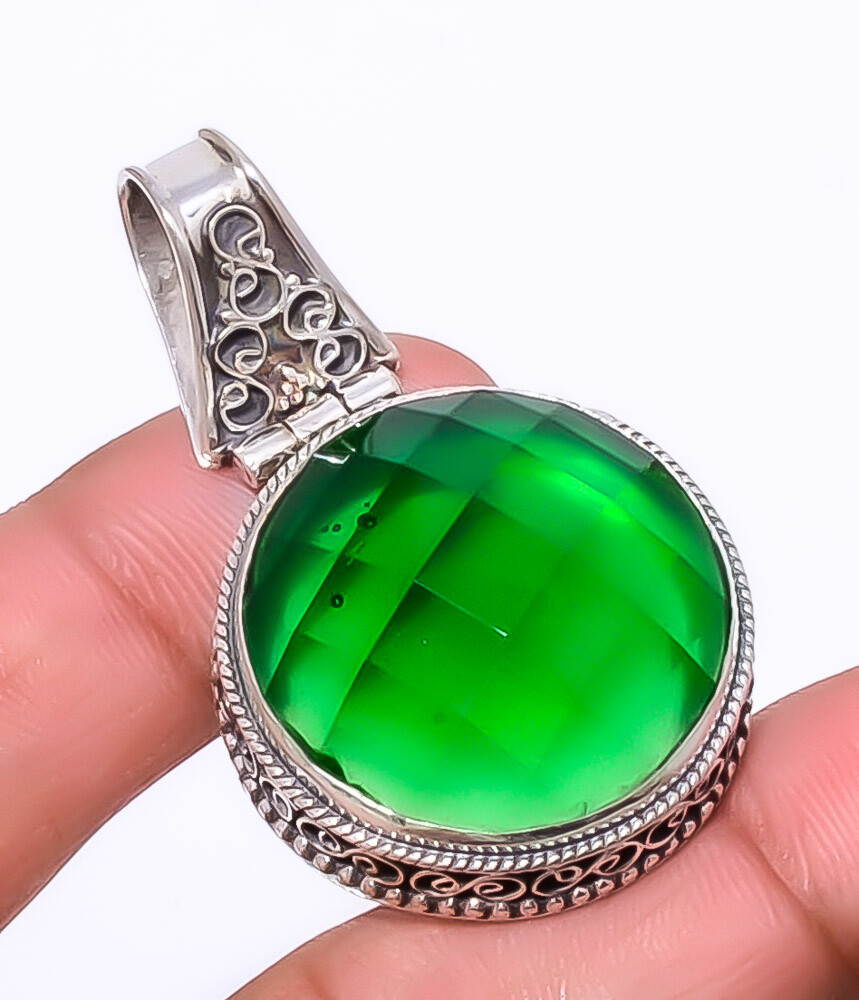 Emerald Quartz (Simulated) Gemstone 925 Sterling Silver Fine Art Pendant 1.95