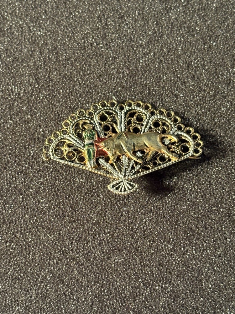 Vintage Hand Fan Shaped Filigree Brooch Pin With Matador & Bull Bullfighting