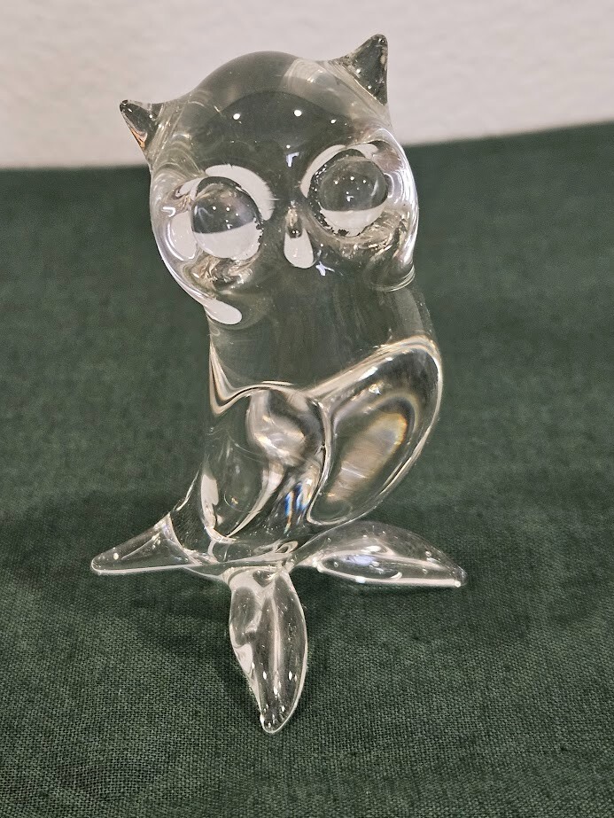Glass Owl Figurine Small Controlled Bubbles Art Glass Decoration 3 in Collectors