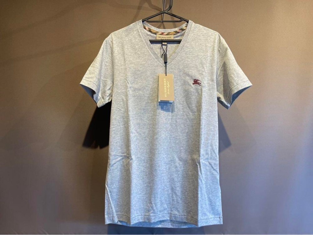 Burberry Short Sleeve V-Neck Horse Logo T-Shirt Fashion from Japan