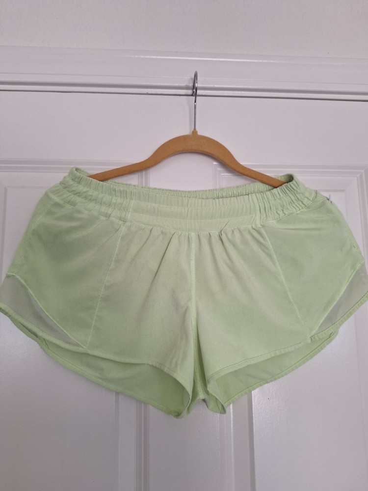 Lululemon Speed Up Lined Shorts in Green Size 8 Activewear