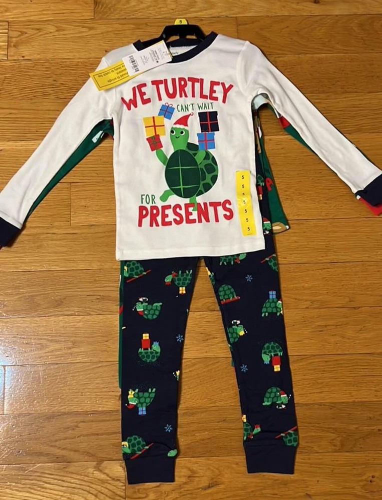 Carter’s boys 4-Piece 100% Snug Fit Cotton PJs size 5. New