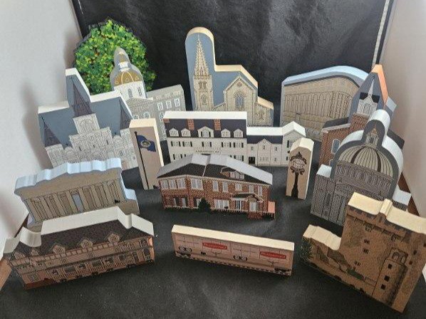 Lot Of 14 Vintage The Cat's Meow Village Collectibles Wooden and A Tree