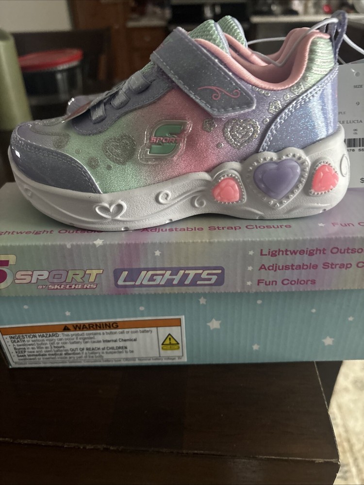 SKECHERS Heart Lights  Girls Size 9