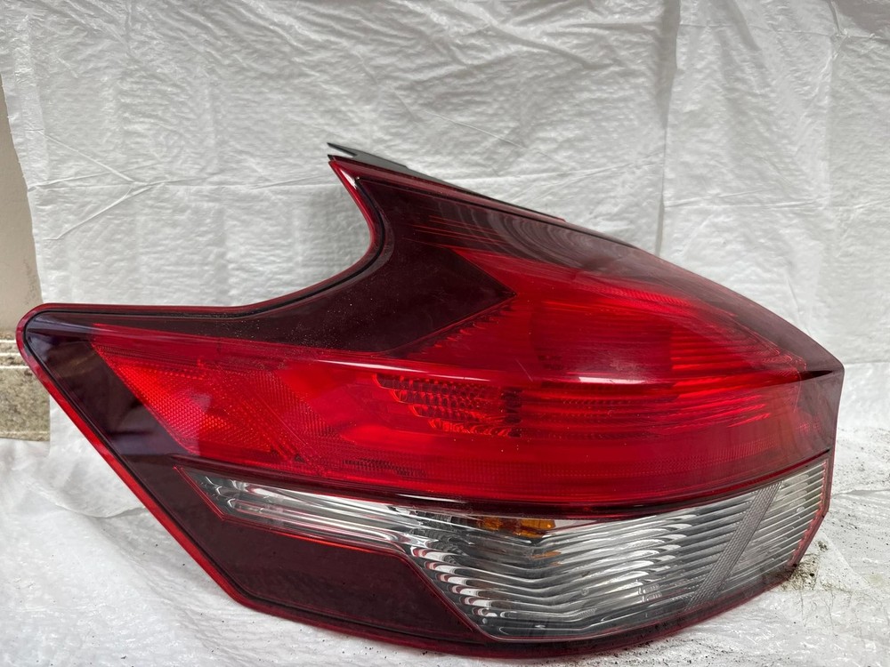 18-20 NISSAN KICKS Tail Light Assembly Left Halogen