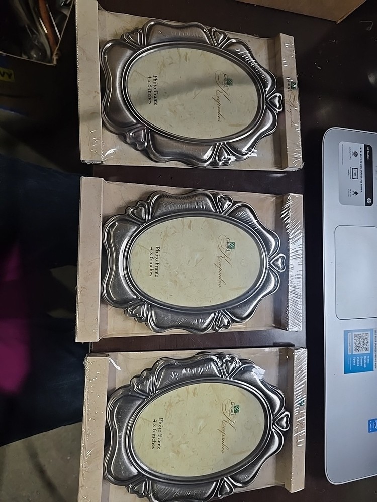 3 Grand Keepsakes 4x6 Photo Frames for Cherished Memories  