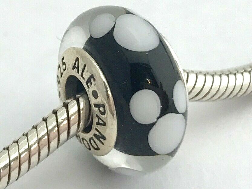 Authentic PANDORA Disney Mickey Mouse Murano Glass Charm 791633 Brand New