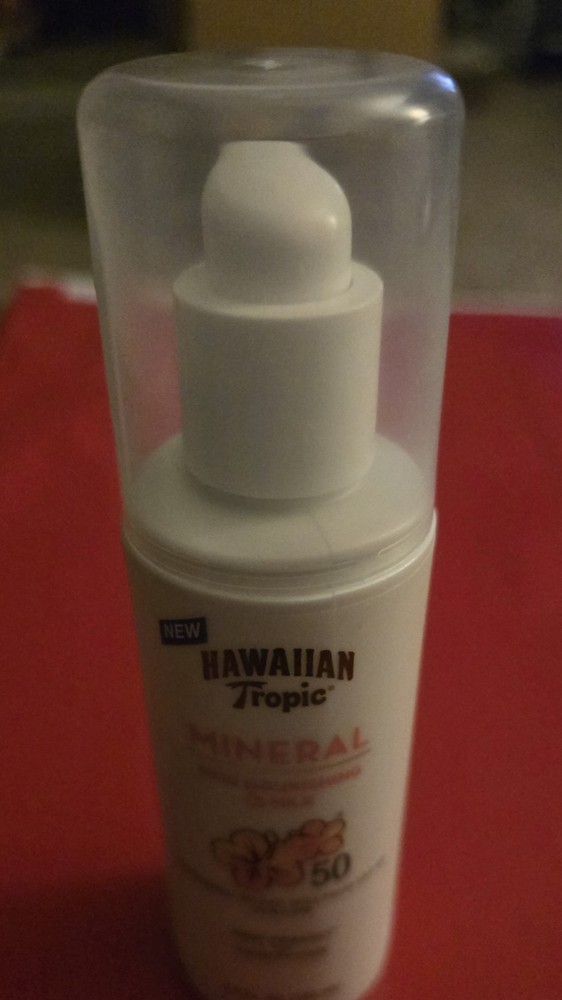 Hawaiian Tropic Mineral Skin Nourishing Milk Sunscreen SPF 50 3.4 oz New