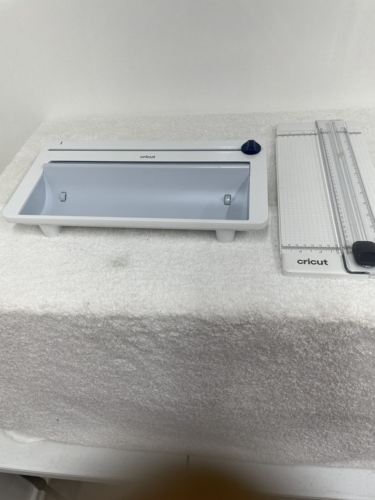 Vinyl Roll Holder with Built in Trimmer  ** AND *Portable Trimmer Cutter    ****