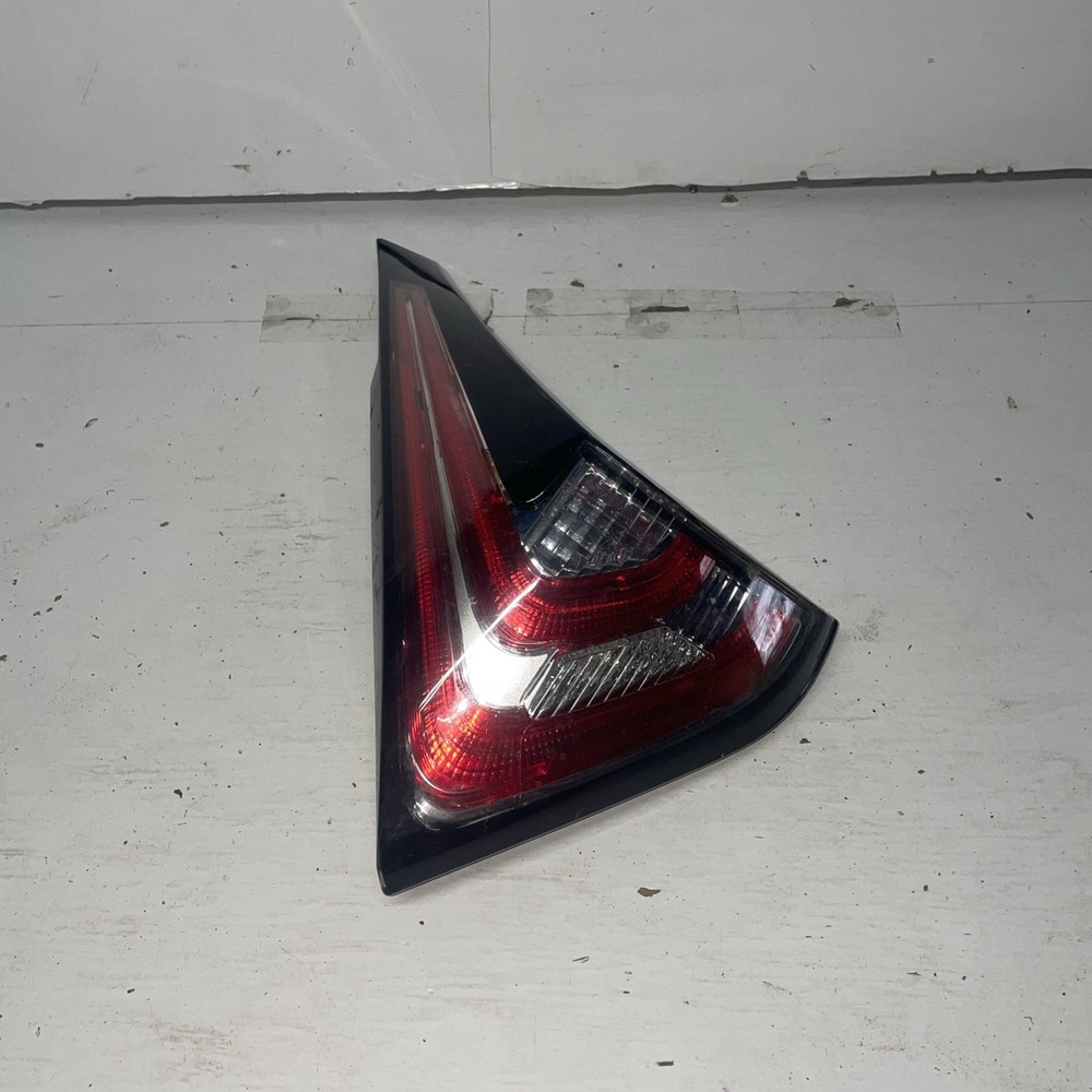 Nice OEM Nissan Murano LED Tail Light Taillight Lamp 2015-2018 RH Inner