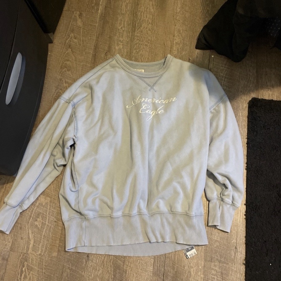 American Eagle Women's Light Blue Crewneck Pullover Sweatshirt Size M