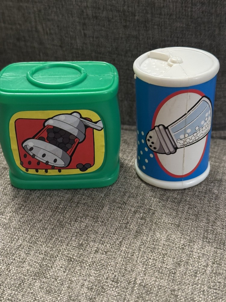 Fisher Price Fun With Food Pepper & Salt shaker seasoning spice