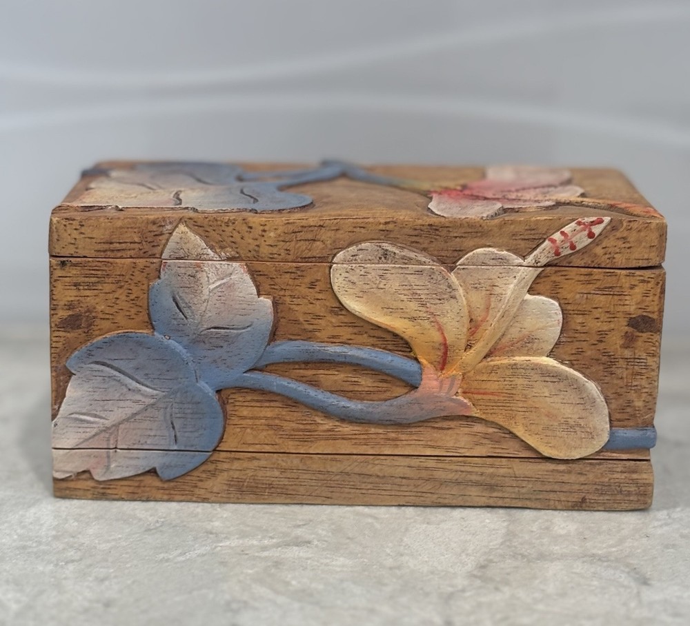 Handmade Wooden Trinket Box with Handcarved Leaf Design and Hinged Lid