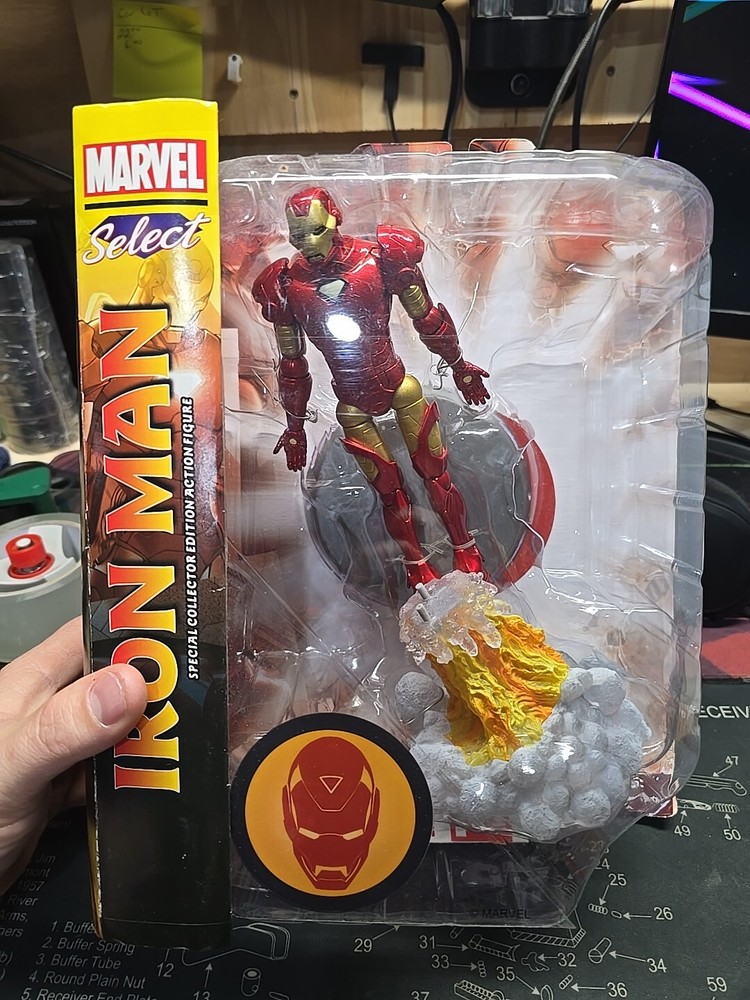 Marvel Comics Iron Man Collector Edition Action Figure #2 by Diamond Select