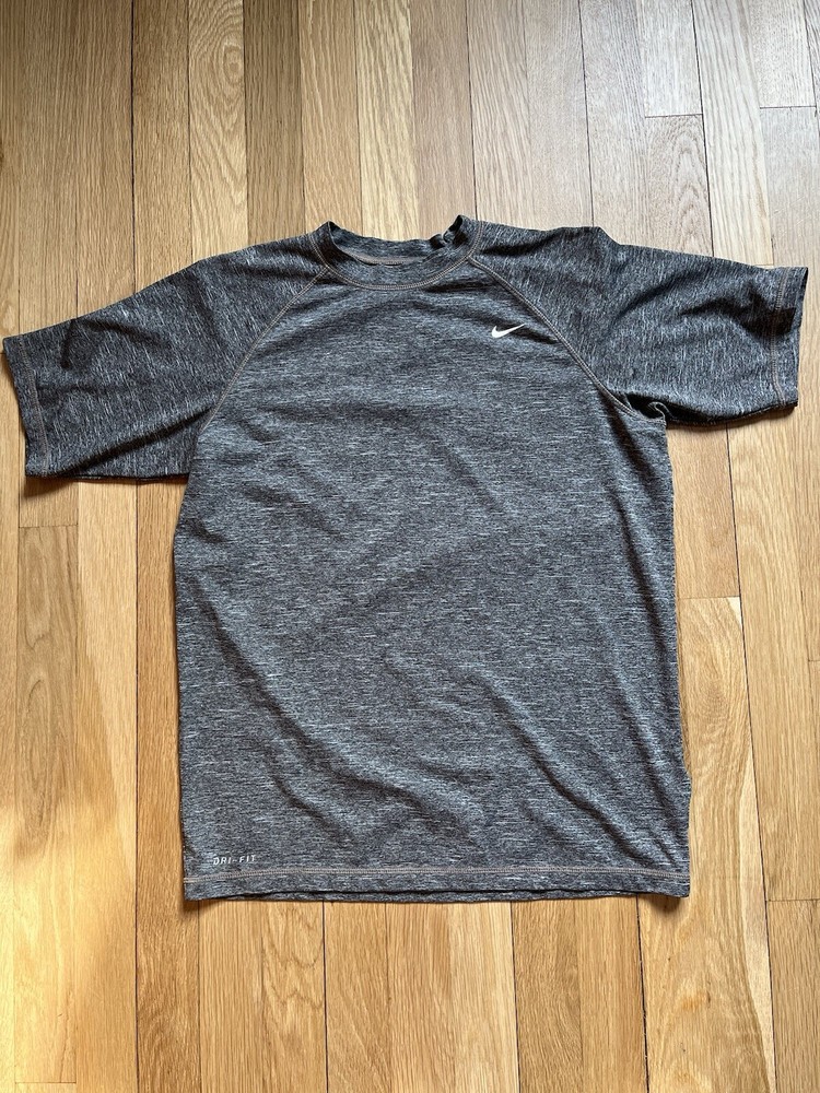 nike dri fit grey workout top size small