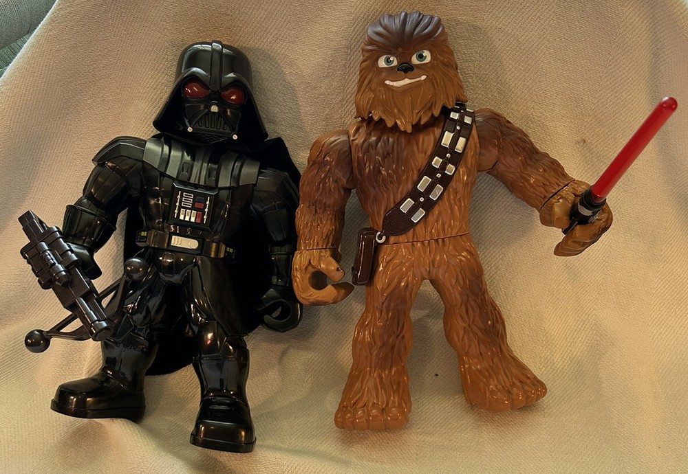 DARTH VADER & CHEWBACCA Star Wars “with weapons” FREE SHIPPING) Great Condition