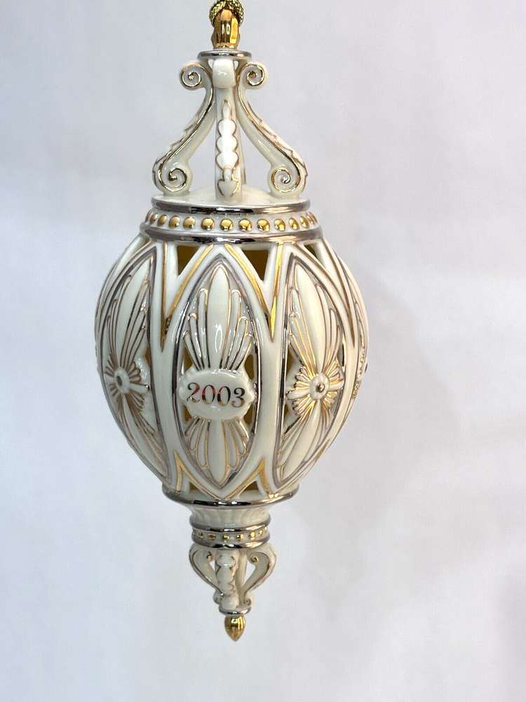2003 Lenox Ivory Gold Trim Pierced Spire Christmas Ornament