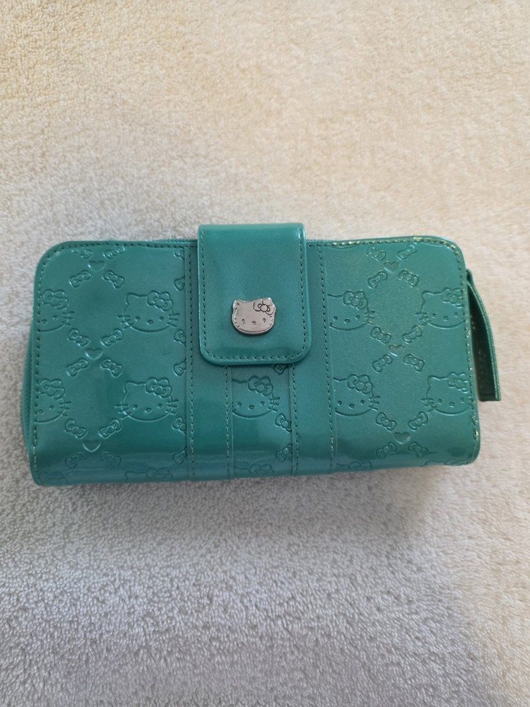 Sanrio x Loungefly Hello Kitty Wallet Faux Patent Leather 7.5 X 4 X 1