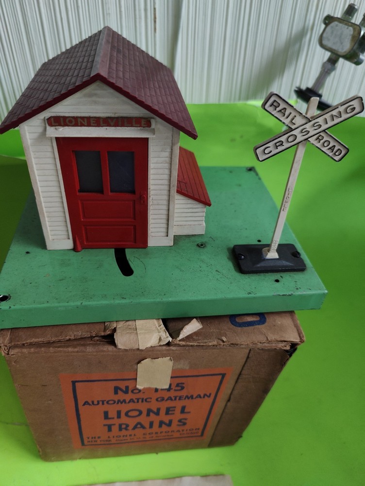 Lionel 145 Gateman Train Accessory with Box, Instructions & Connector