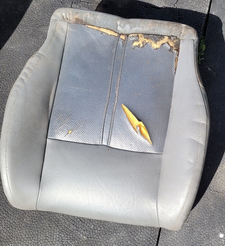 2006 Jeep Grand Cherokee Right Passenger Lower Seat Cushion Leather Gray OEM