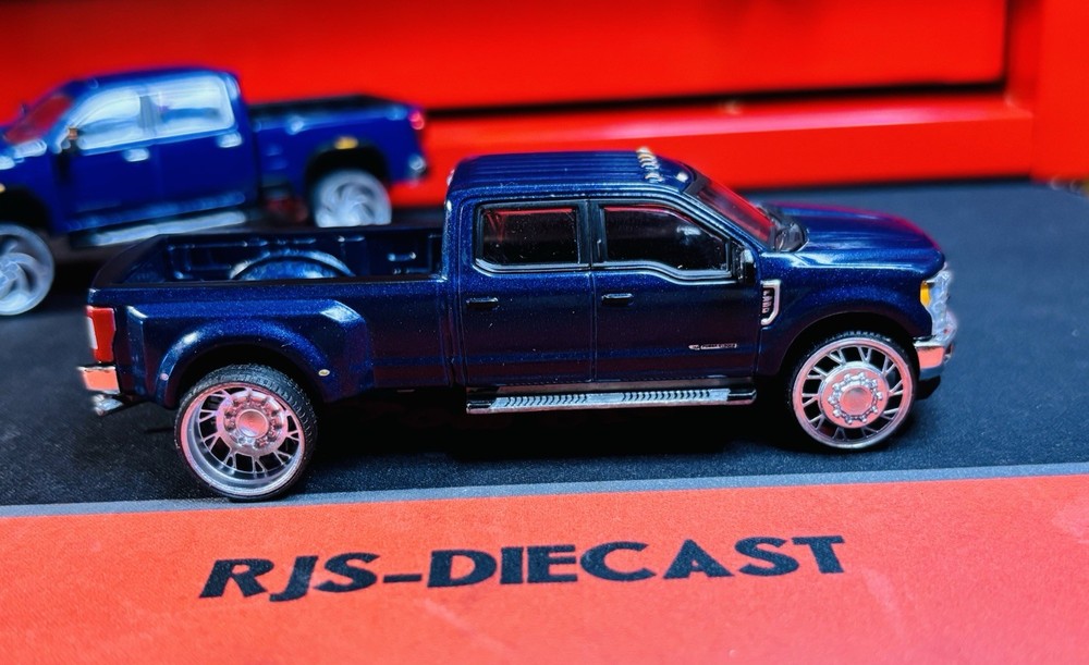 1/64 Greenlight 2019 FORD F-350 LARIAT Chase