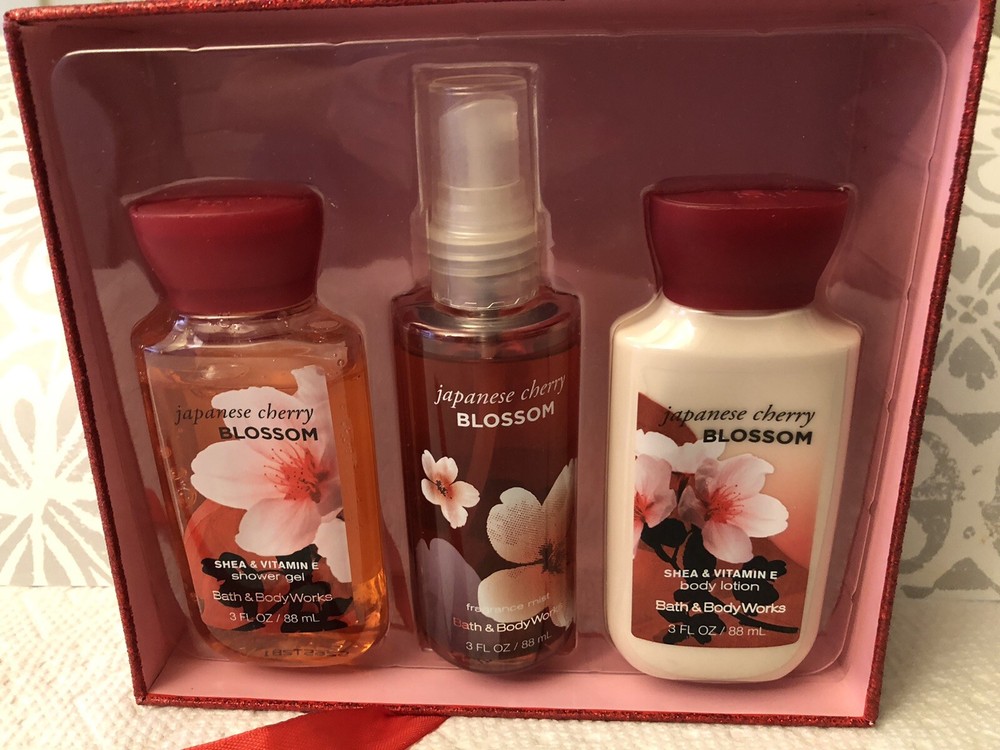 Bath & Body Works Japanese Cherry Blossom Gift Set New in Box
