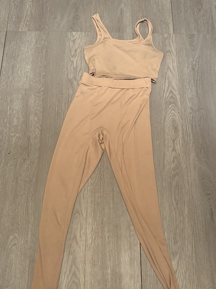 XL Fabletics Gold Shimmer Leggings EUC Pristine Condition