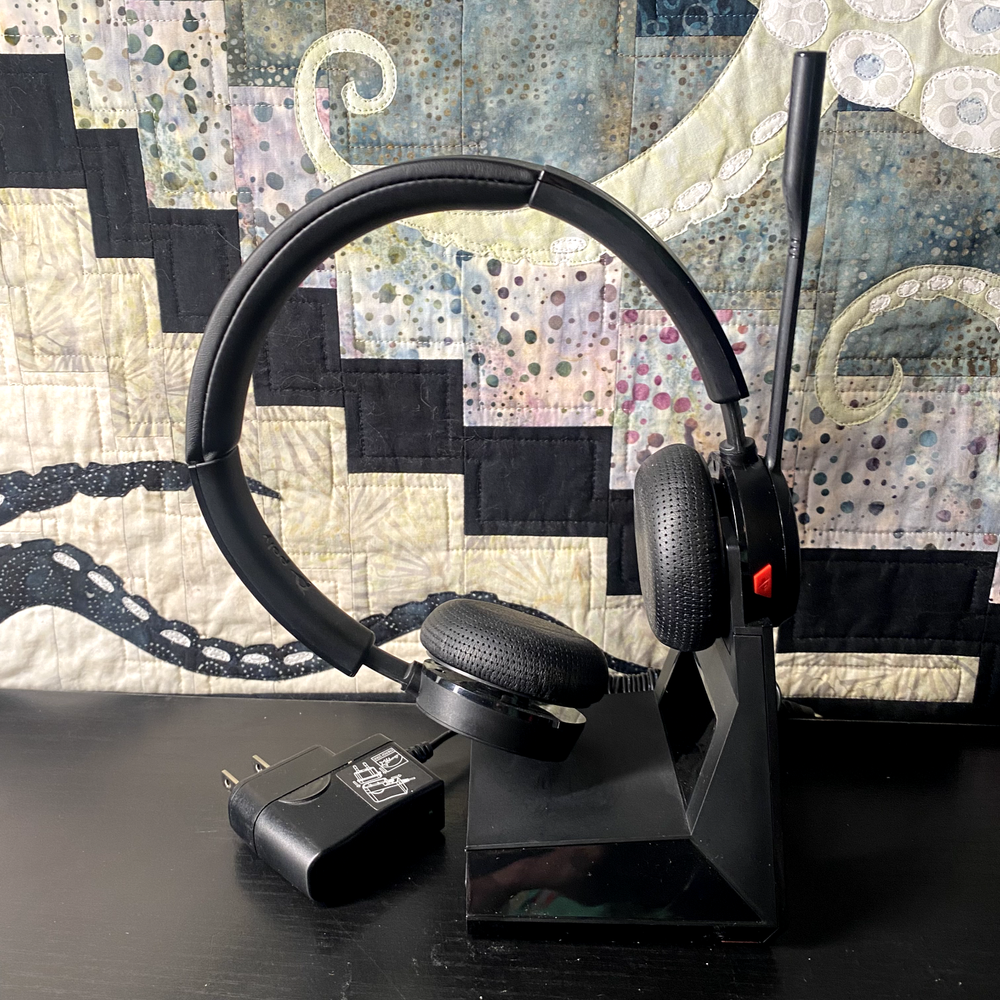 Plantronics SAVI 7220 (213020-01) RF Wireless DECT 6.0 Stereo Headphones