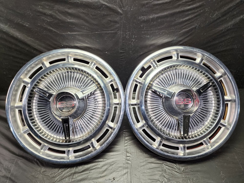 1965 1966 Chevrolet Impala SS 2 Chevy GM Hub Caps Wheel Cover Bowtie 60s Vtg OEM