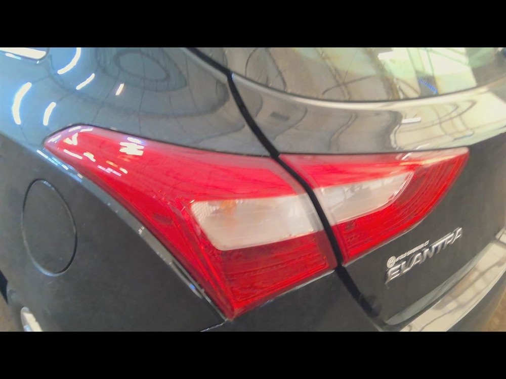 Elantra 13-17 GT Hatchback Tail Light Quarter Panel Mount 6432314