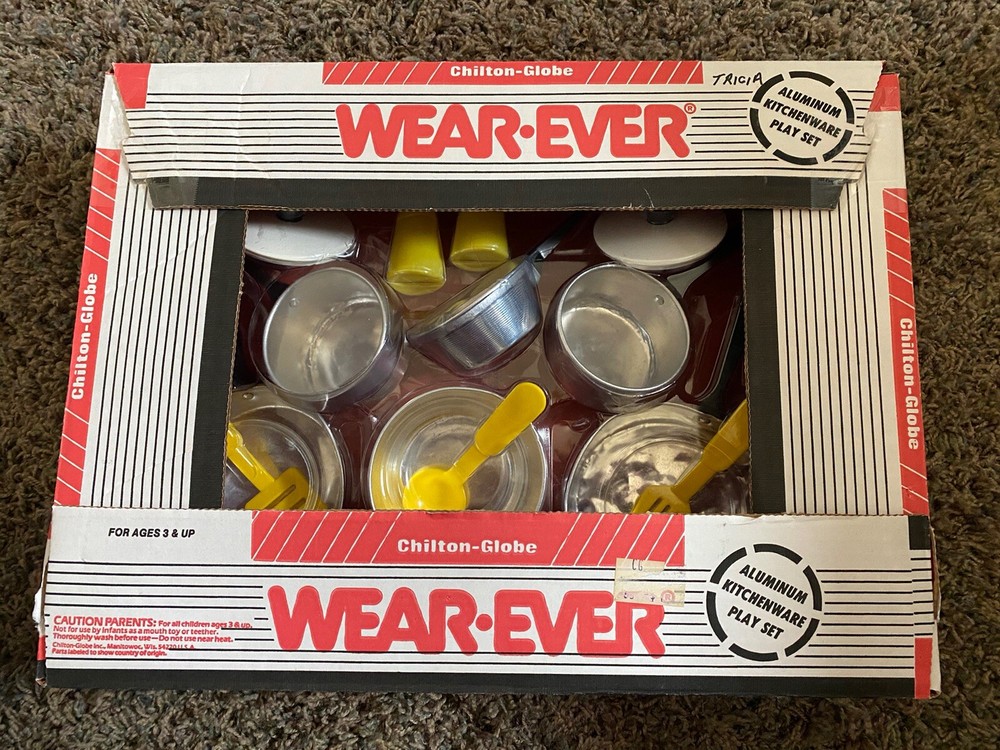 Vintage Chilton-Globe WEAR EVER Aluminum Kitchen Play Set RARE!