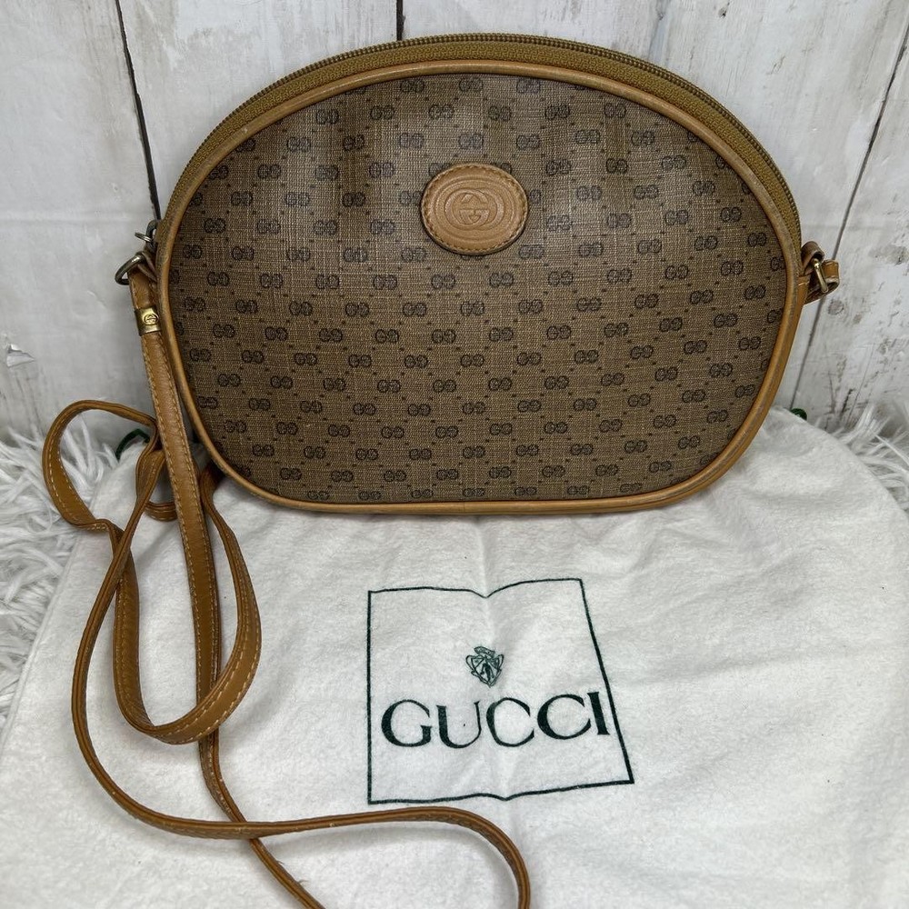 Vintage Gucci Leather Shoulder Bag with Interlocking G Logo