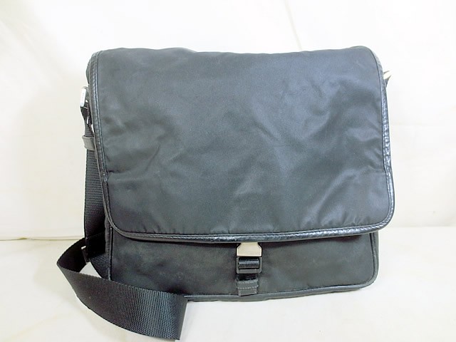 RARE PRADA Messenger Shoulder Bag in Excellent Condition