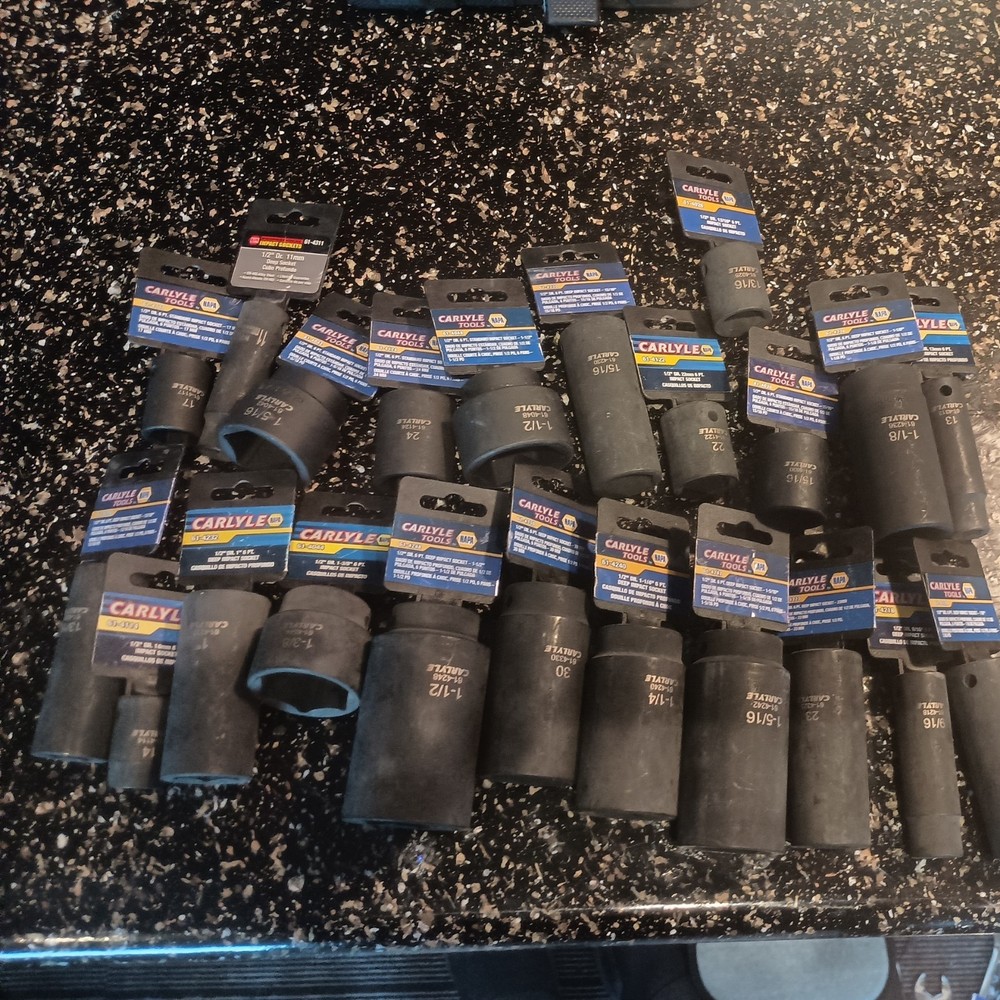 Brand New lot  Carlyle Loose Set 22 pc 1/2